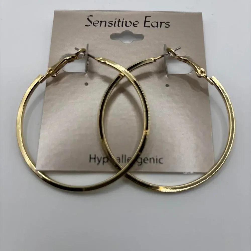 Gold tone hoop earrings